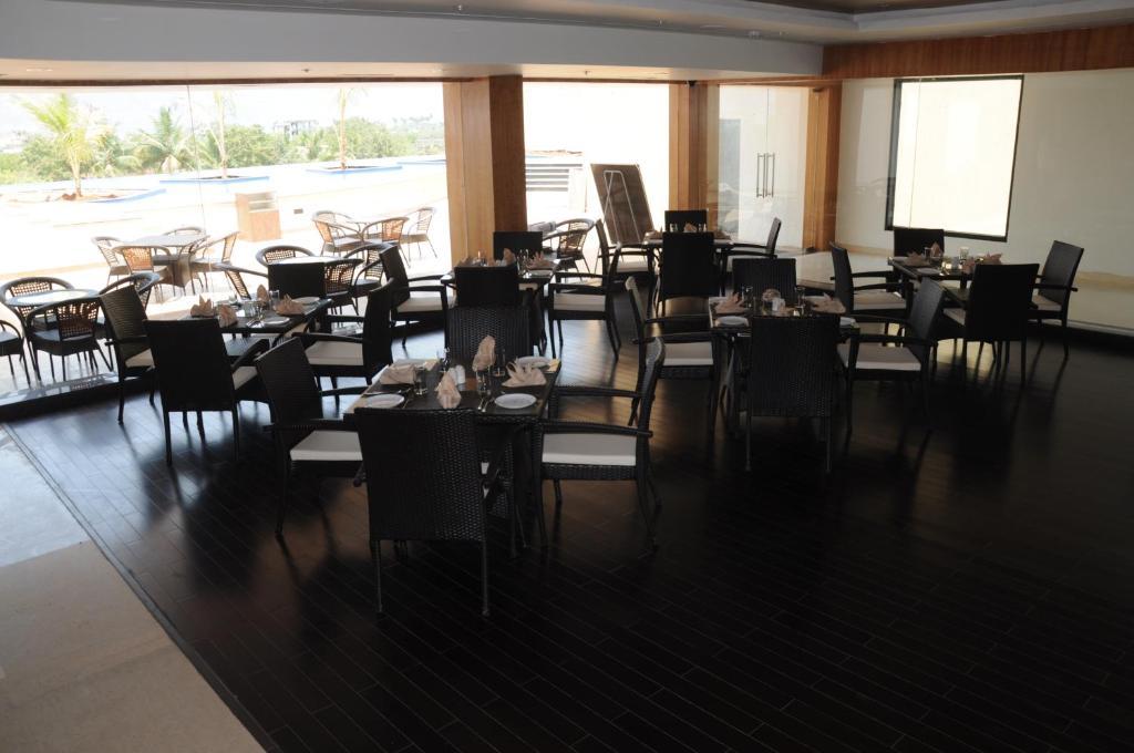 Fortune Select Grand Ridge, Tirupati - Member Itc Hotels' Group Kültér fotó The restaurant