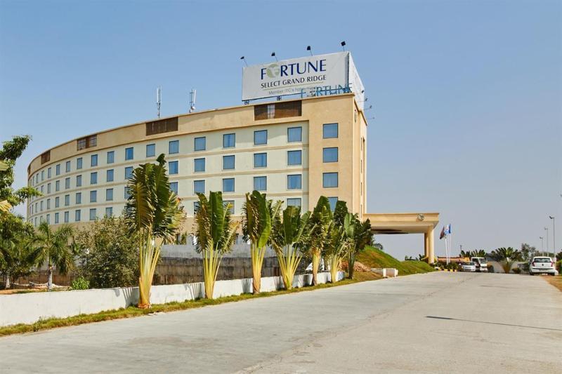 Fortune Select Grand Ridge, Tirupati - Member Itc Hotels' Group Kültér fotó Fortune Select Grand Hotel
