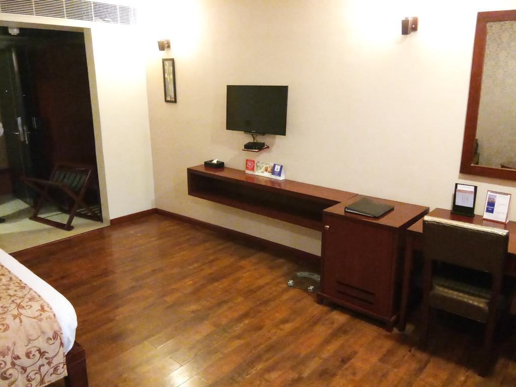 Fortune Select Grand Ridge, Tirupati - Member Itc Hotels' Group Kültér fotó A room at the hotel