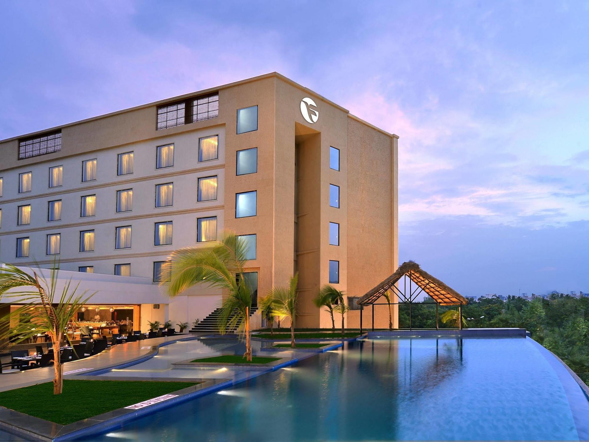 Fortune Select Grand Ridge, Tirupati - Member Itc Hotels' Group Kültér fotó The Park, Mysore