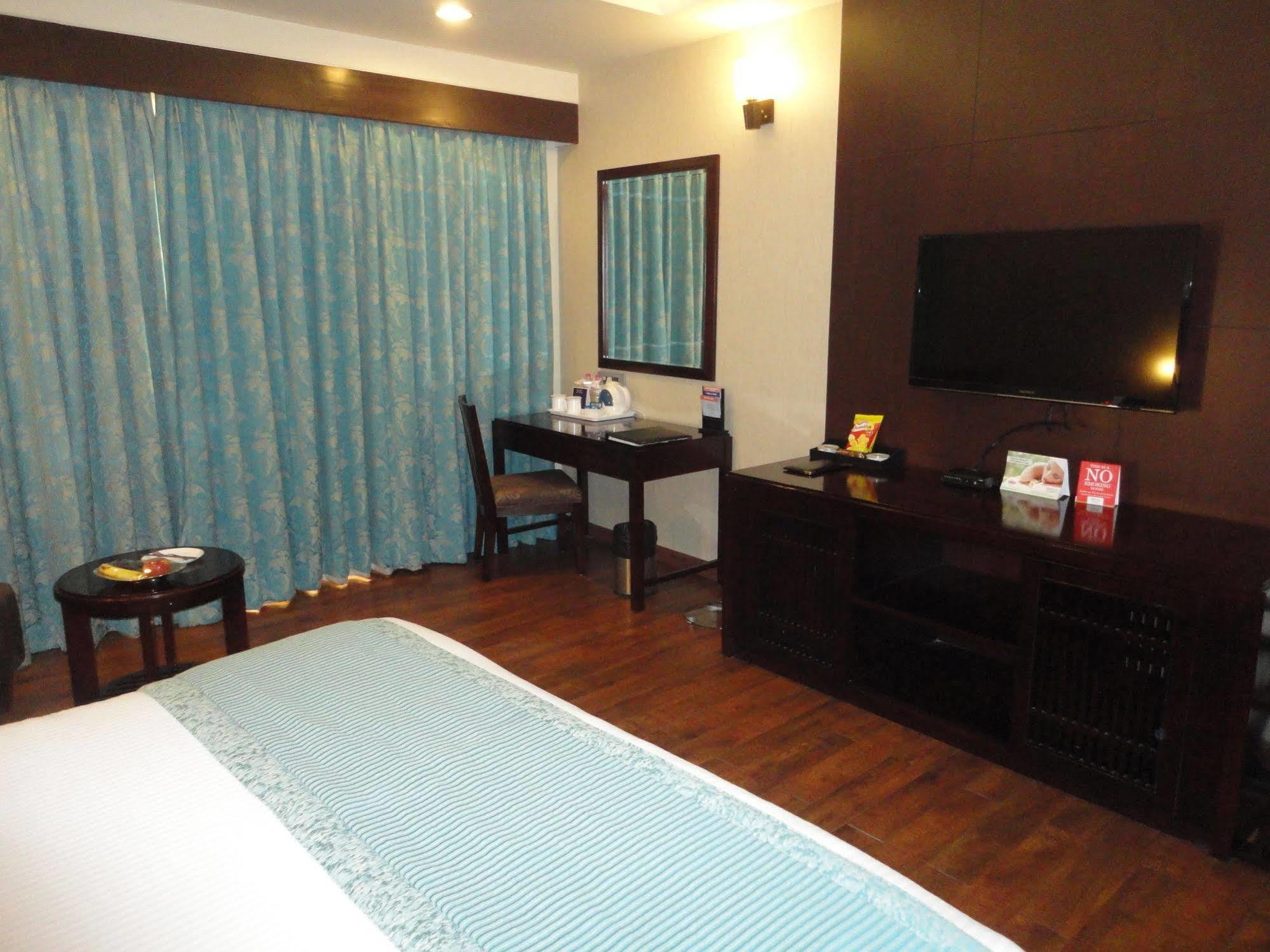 Fortune Select Grand Ridge, Tirupati - Member Itc Hotels' Group Kültér fotó A room at the hotel
