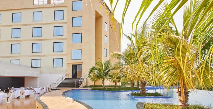Fortune Select Grand Ridge, Tirupati - Member Itc Hotels' Group Kültér fotó The Leela Palace, Hyderabad