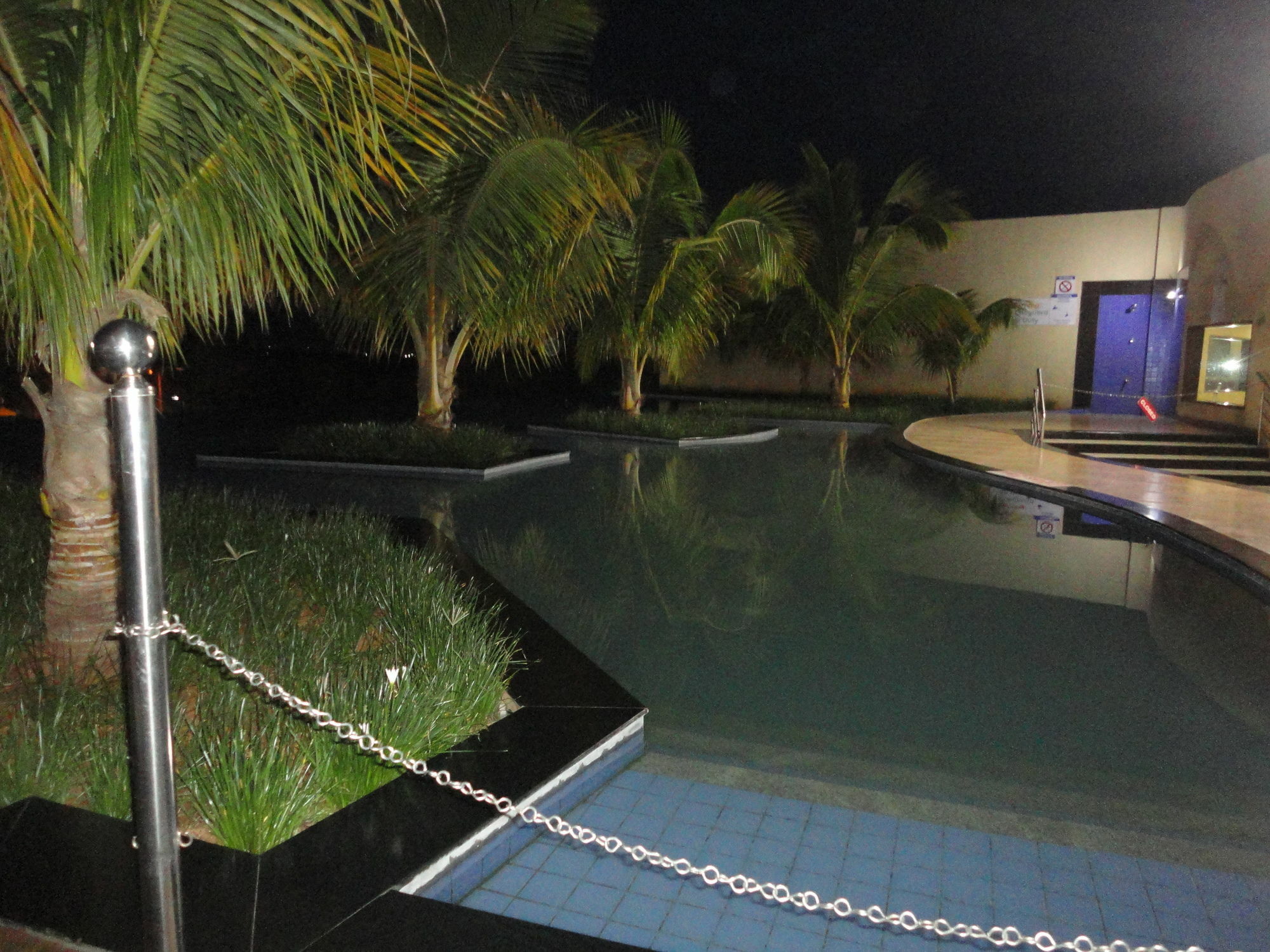 Fortune Select Grand Ridge, Tirupati - Member Itc Hotels' Group Kültér fotó The pool at the hotel